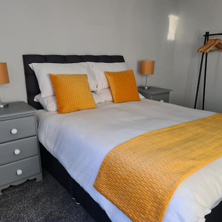 Whole House - 4 Bedrooms - Parking - Sleeps 8 Birmingham Ngoại thất bức ảnh