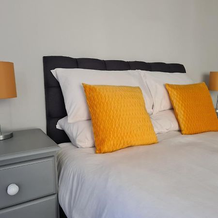 Whole House - 4 Bedrooms - Parking - Sleeps 8 Birmingham Ngoại thất bức ảnh