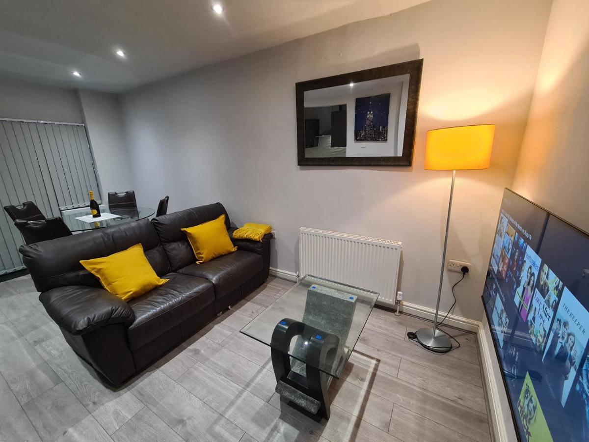 Whole House - 4 Bedrooms - Parking - Sleeps 8 Birmingham Ngoại thất bức ảnh