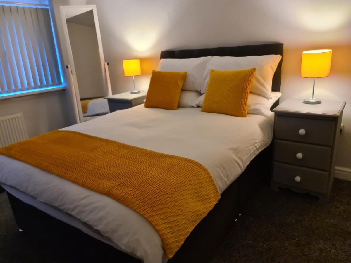 Whole House - 4 Bedrooms - Parking - Sleeps 8 Birmingham Ngoại thất bức ảnh
