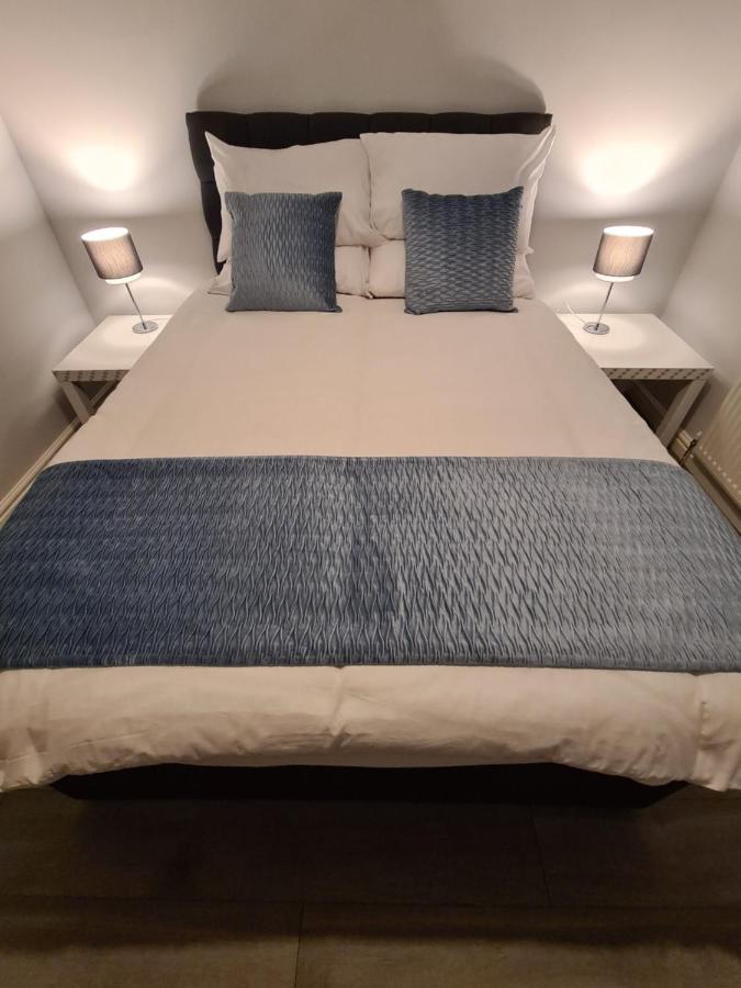 Whole House - 4 Bedrooms - Parking - Sleeps 8 Birmingham Ngoại thất bức ảnh