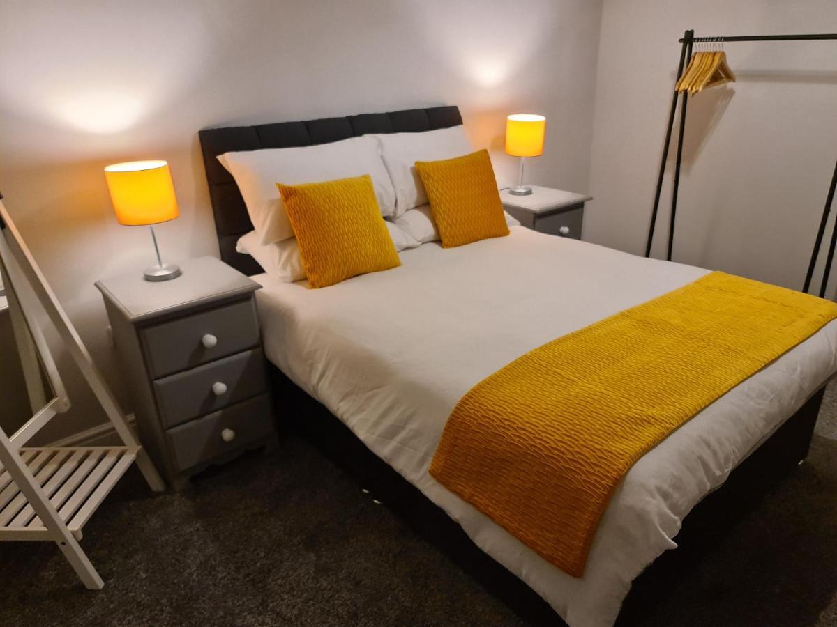 Whole House - 4 Bedrooms - Parking - Sleeps 8 Birmingham Ngoại thất bức ảnh