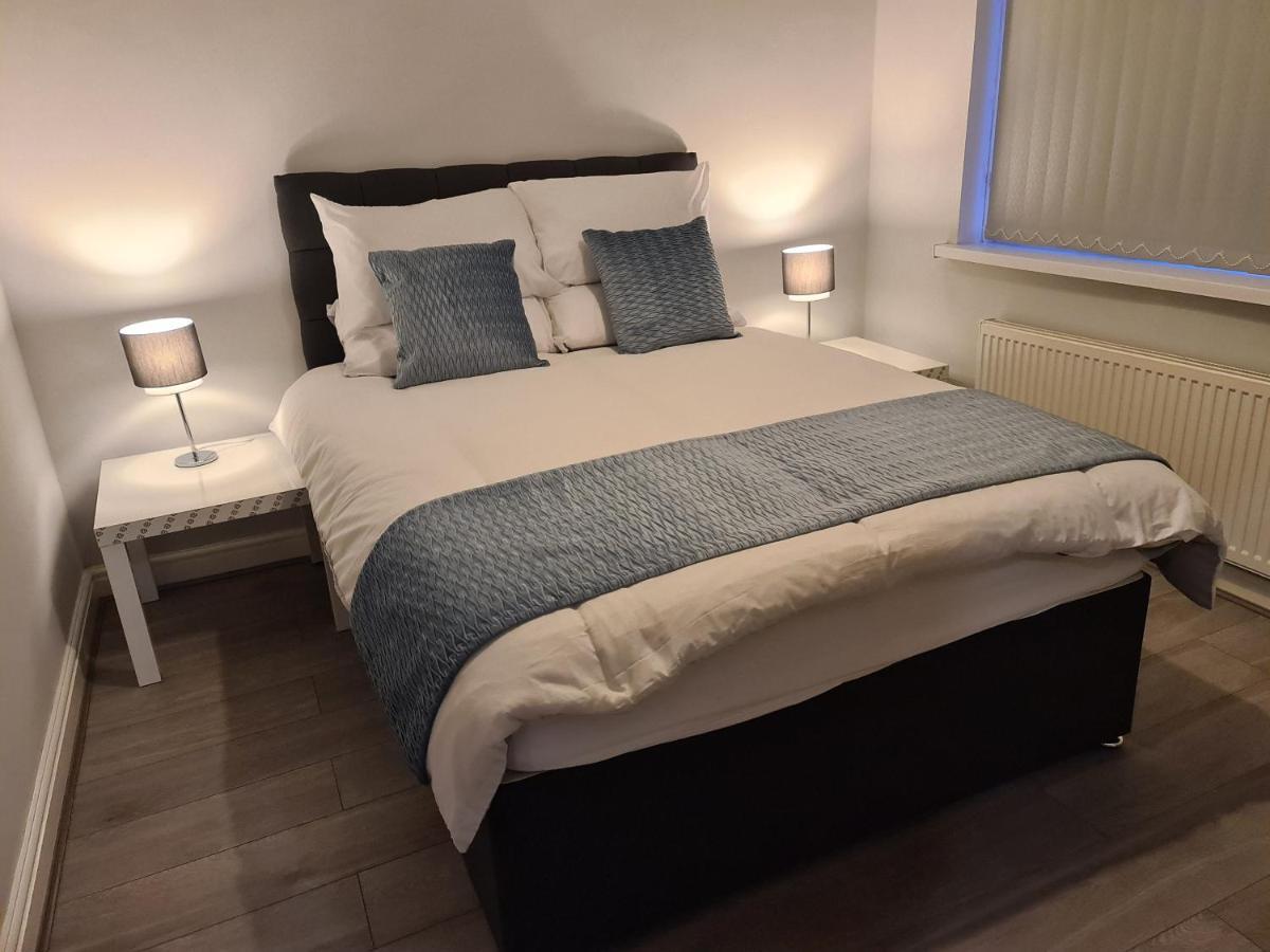 Whole House - 4 Bedrooms - Parking - Sleeps 8 Birmingham Ngoại thất bức ảnh