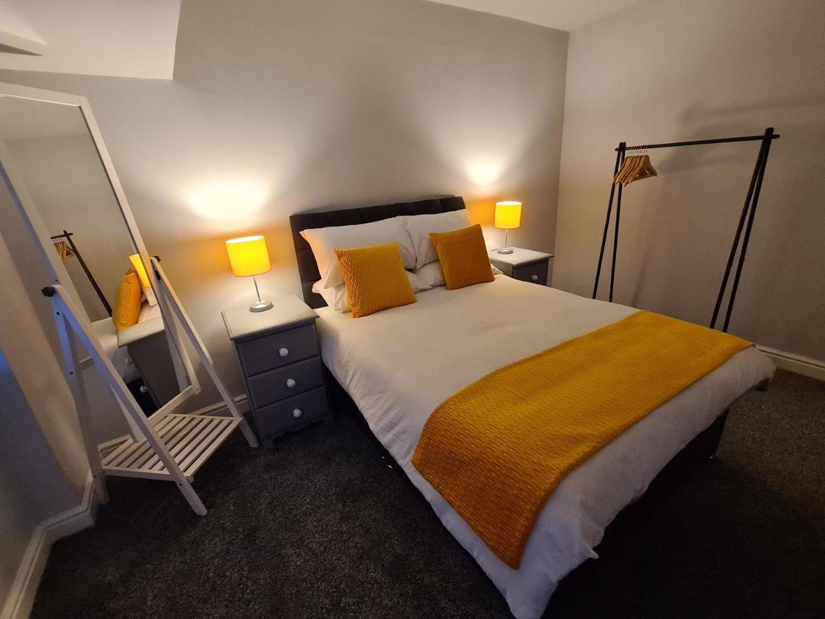 Whole House - 4 Bedrooms - Parking - Sleeps 8 Birmingham Ngoại thất bức ảnh