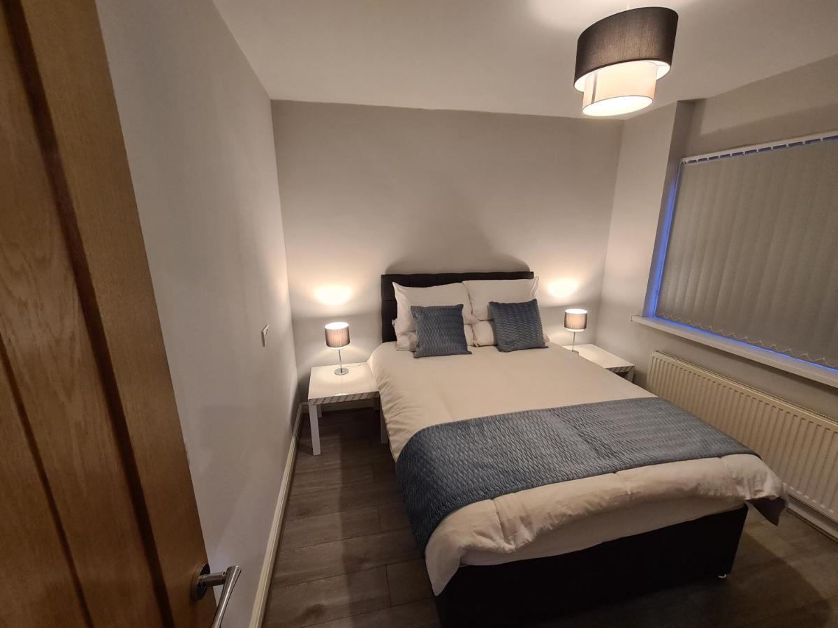 Whole House - 4 Bedrooms - Parking - Sleeps 8 Birmingham Ngoại thất bức ảnh