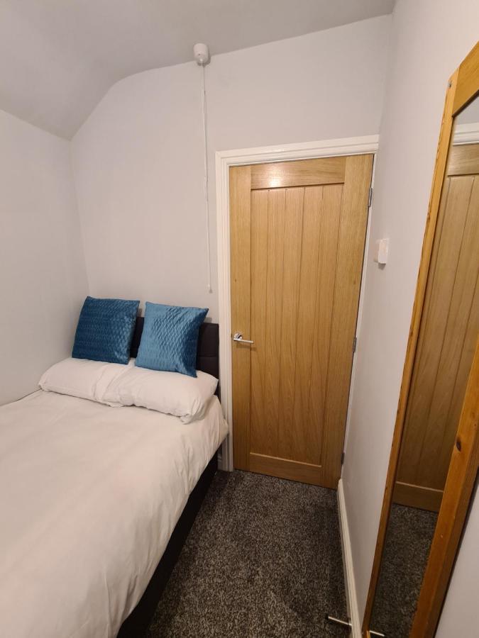 Whole House - 4 Bedrooms - Parking - Sleeps 8 Birmingham Ngoại thất bức ảnh