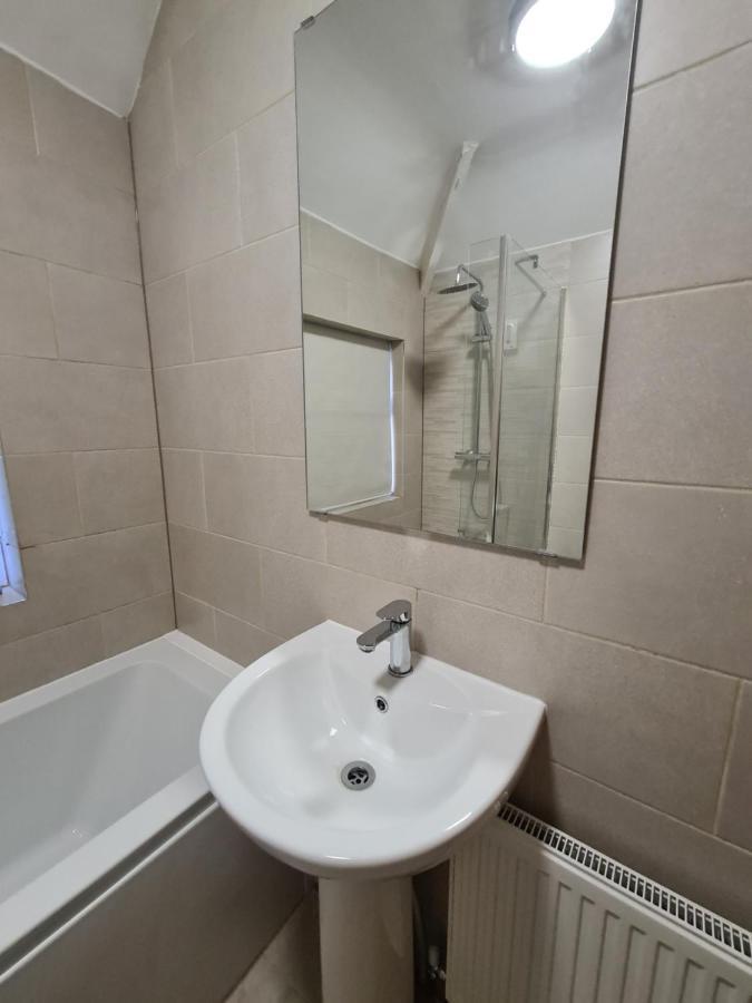 Whole House - 4 Bedrooms - Parking - Sleeps 8 Birmingham Ngoại thất bức ảnh